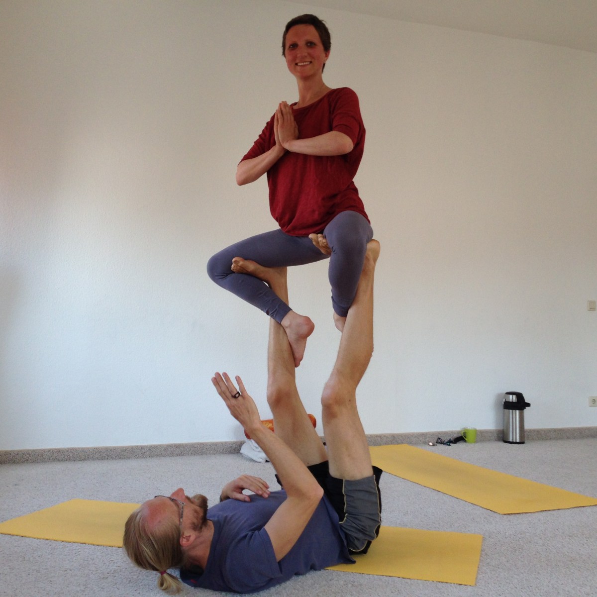 Akrobatik und Yoga/&nbsp;Acroyoga